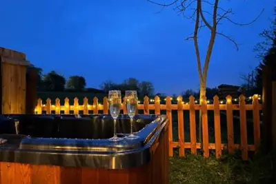 Image de Character cottage with hot tub - New