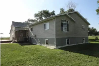 Image de Coming soon. Large country home in Turner County. 25 minute to Sioux Falls