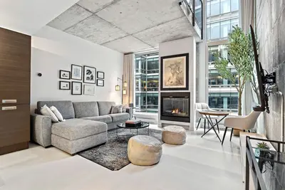 Image de Luxury Two-level Loft with Stunning Views, Gym, Parking. The Perfect location