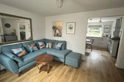 Image de Welcoming 2 bed townhouse near town centre & beach