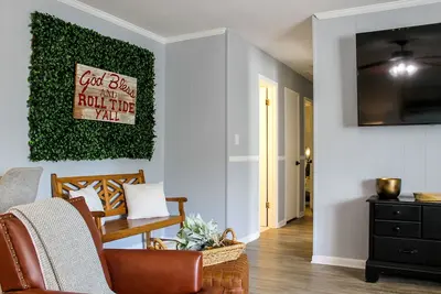 Image de Cozy 3br/2ba Home Near Bryant-Denny Stadium - Sleeps 7
