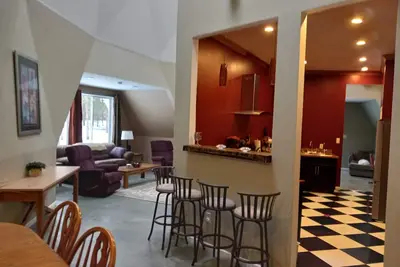 Image de Large geodesic dome with loft; near lakes and minutes from Wisconsin Dells!
