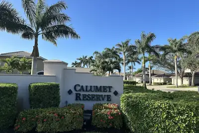 Image de Welcome to Calumet Reserve, Lely Resort. Perfect for escaping the winter months.