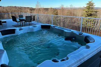 Image de Sprawling Mountainside Retreat w Hot Tub!