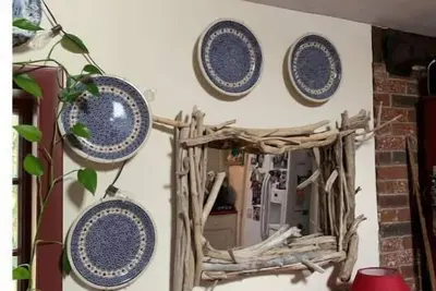 Image de Gambrel in the Woods