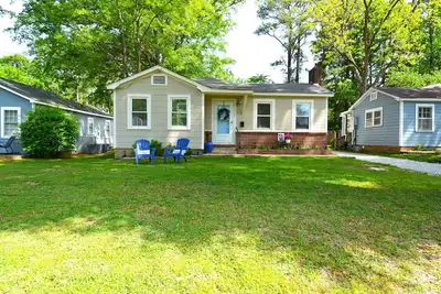 Image de Woodlawn Cottage Joyner Area Sleeps 8