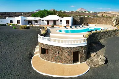 Image de Villa Luciano \"Spirit of the Canaries\" By Lanzarote Vacation Homes