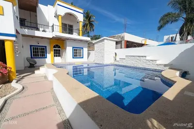 Image de La Casa Mariposa- 4 complete suites with beautiful common areas for whole family