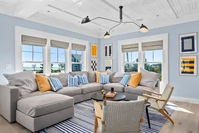 Image de Enjoy a Cape Cod beach vacation on the beach in picturesque Chatham.