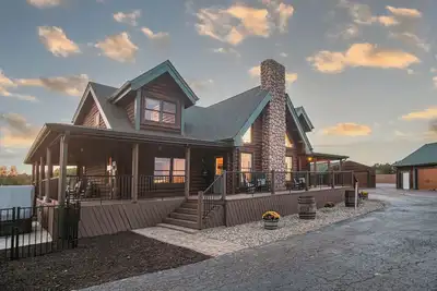 Image de LogCabin-15 min Bardstown Pool