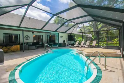 Image de Elegant 3 Br/2 Ba Private Pool Home - Florida Oasis