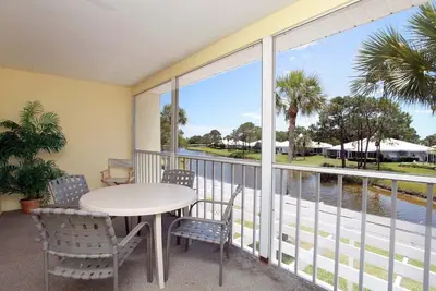 Lagoon front 2/2 condo overlooking the golf course - Approach Shot
