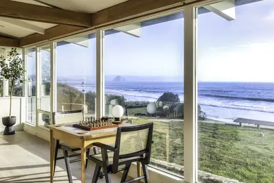 Image de Oceanfront Retreat - Beautiful Beach House with Private Beach Access