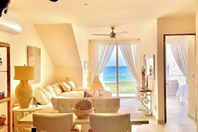 Casa Blanca By The Caribbean Sea