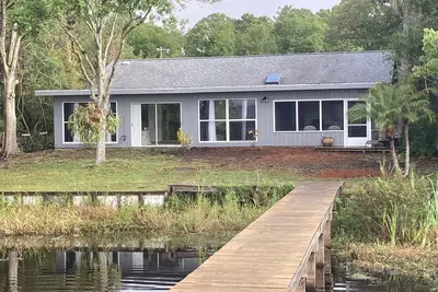 Private Lakefront Home With Dock. 19 Minutes from Sebring Raceway.