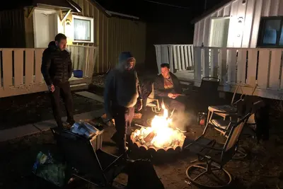 Image de The yellow cottage - rustic renovated at the core of Wasaga beach