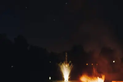 Image de Tiny Cabin At The Pond\n