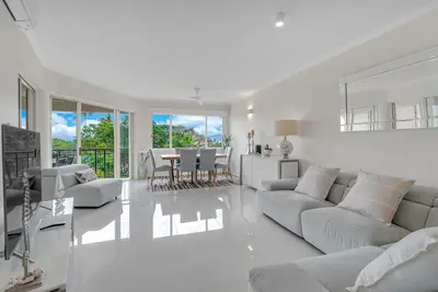 Image de Cairns Waterfront Condo - 5 minutes from airport