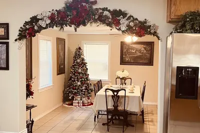 Image de Modern Updated Family Home