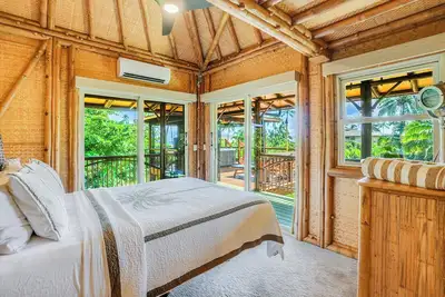 Image de The Iconic Bamboo House