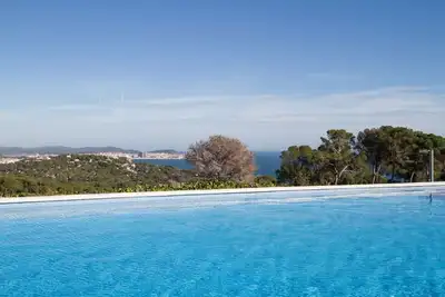 Image de Club Villamar - Appartement moderne avec 3 chambres et piscine, à 1000 mètres de la plage, situé. . .