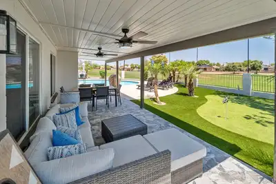 Image de Peoria Oasis on Golf Course: Pool & Putting Green!