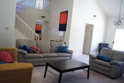 Image de Great Loc! 4Br, Quiet, Safe, Residential, Napa & Sonoma - 35 min, Free Parking