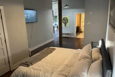 Image de Modern 1 Bedroom Loft Apartment!