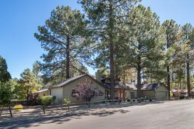 Image de Cozy home in quiet neighborhood. Short walk to downtown \"Preskitt\"!