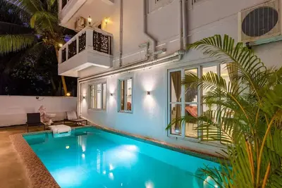 Image de 8bhk Luxury villa with 2pvt pool\n\n