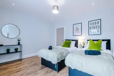 Image de Stunning Designer House +Parking