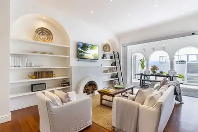 Image de Clifton Yolo Spaces - Clifton Sea View Courtyard