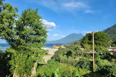 Image de Close to everything. Volcano Views/ Lake Access\n\n