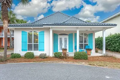 Image de Hide&Sea'k~Family-Friendly Home in Gated Community~ 5 min walk to Beach