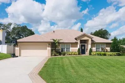 Image de Home Away From Home-Spacious 8 Guests Pool Home\n\n