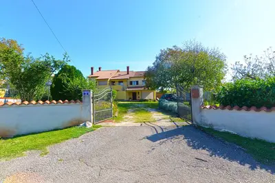 Image de House 2297/78969 (Istria - Grandići), 12500m from the beach