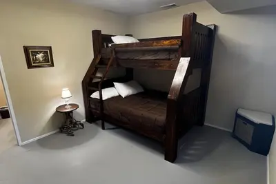 Image de Room #1, sleeps 3 located just 20 mins from the heart of downtown Waxahachie.