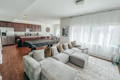 Image de Modern Townhome Retreat