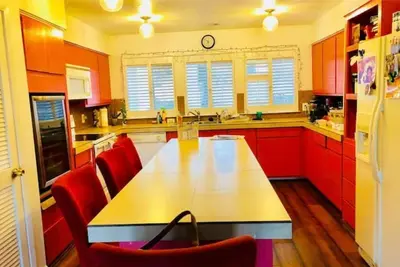 Image de Home away from Home.