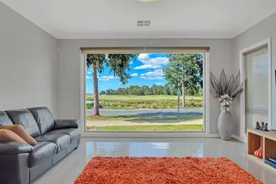 Image de Overlooking the Black Bull Golf Course - great for golfers and families