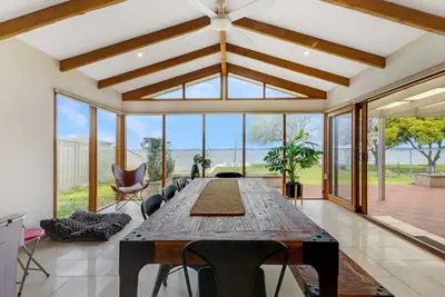 Image de Lakehouse 61 - One of Mulwala's finest houses with its own private boat ramp and boat mooring.