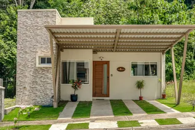 Image de Resort home near the beach with private pool, tennis, Ping-Pong, gym, W/D