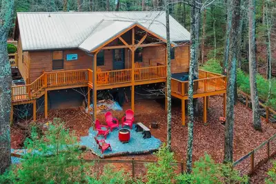 Image de Rustic charmer w/ mountain views, fireplace, grill, yard-Dogs Welcome