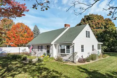 Image de Newly Remodeled N Main St. \n Close to Town, Lake, Abenaki, Gunstock, Winter Fun