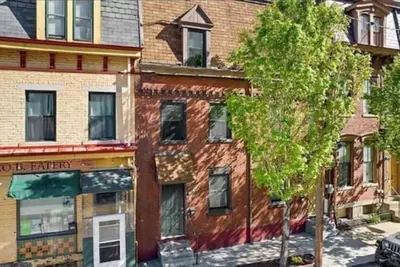 Image de Historic Deutschtown Row House