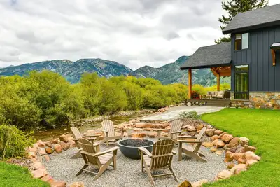 Image de Modern Turnerville Cabin w/ Hot Tub & Scenic Views