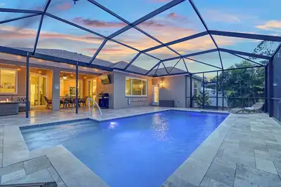 Image de Family-Friendly, Heated Saltwater Pool, Fire Table, 5 miles to Anna Maria Island