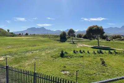 Image de On a golf course, mountain views, 5 min drive from the beach and 7 for hiking