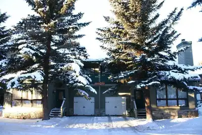 Image de Walk to Gondola, Pets Free, Hot Tub Large Deck, Gas Fire Pit, 5 Star Location