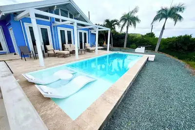 Image de Cruzan Time, New Pool, Buck Island view, Starlink, solar, 3 minutes to beach